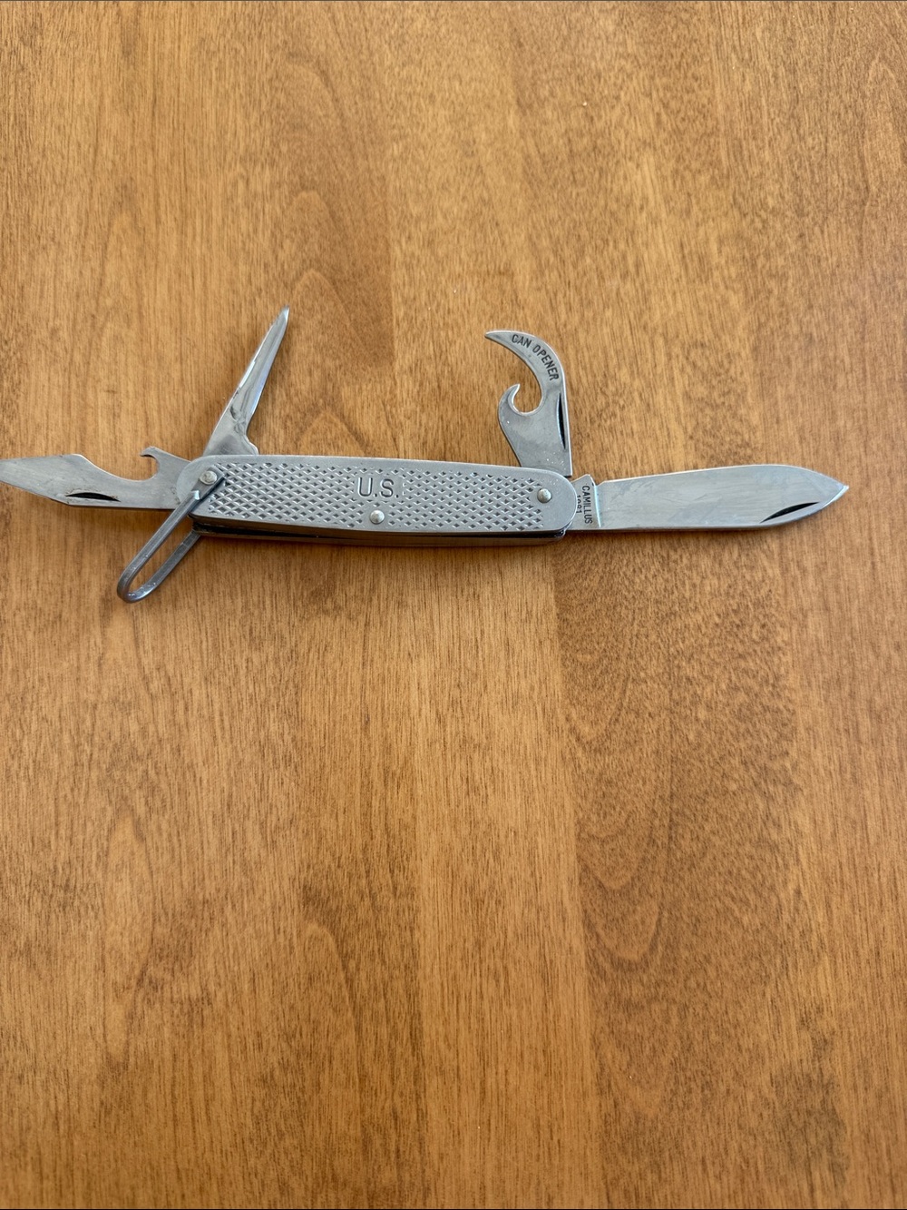 U.S. Military Camillus Stainless Steel Multi-Tool Pocket Knife – Silver